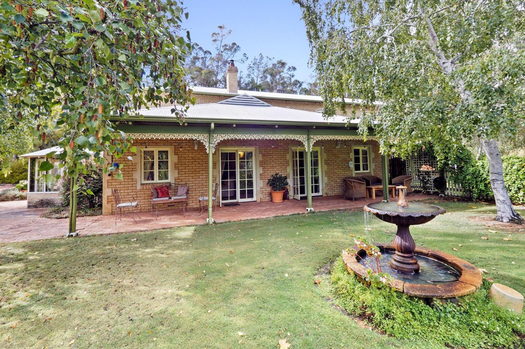 Holberry House Bed & Breakfast Nannup Exterior photo